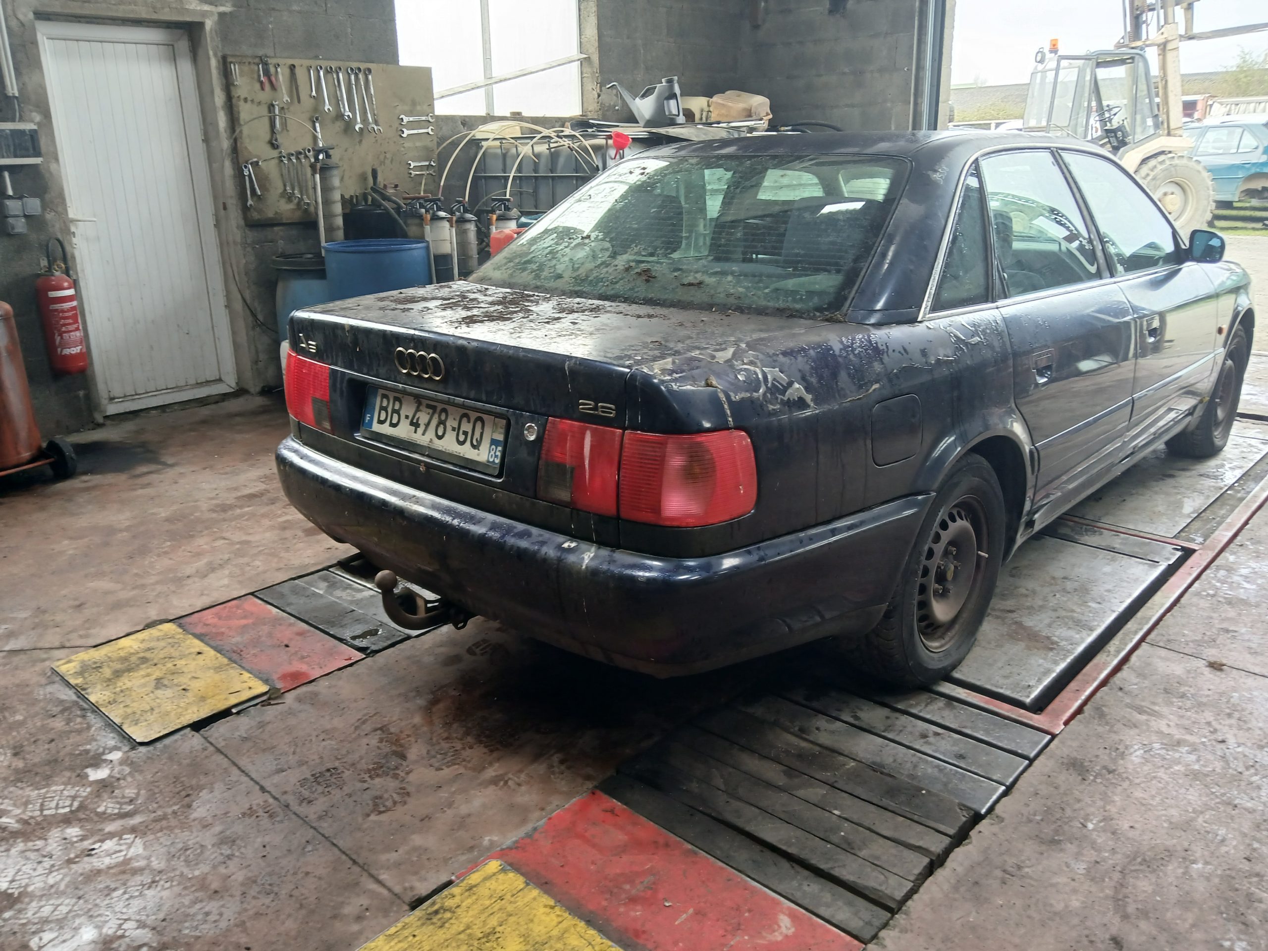 AUDI 100 III 2.6i 150 V6 12V DE 1995