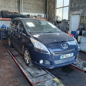 PEUGEOT 5008 I 1.6HDI 112CV Ph2 DE 2011