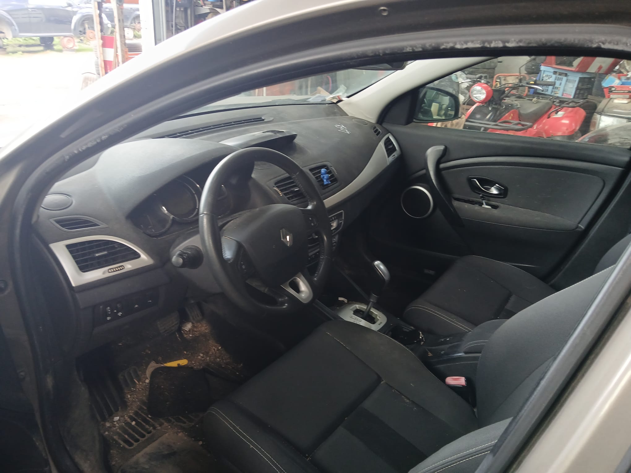 RENAULT MEGANE III 1.5DCI 110CV PH1 DE 2010 – Image 6